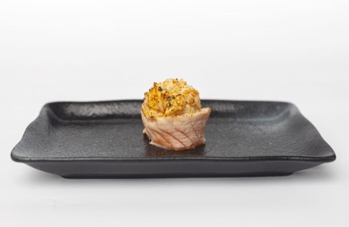 Salmon mentaiko aburi hanai